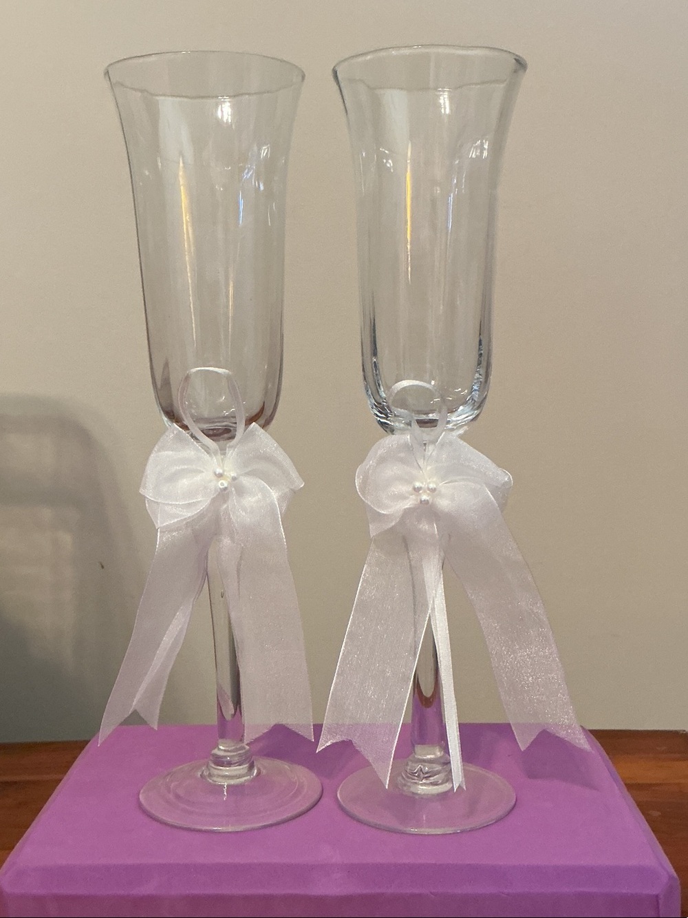 Wilton Clear Champagne Flutes with White Ribbon Bows - Pair